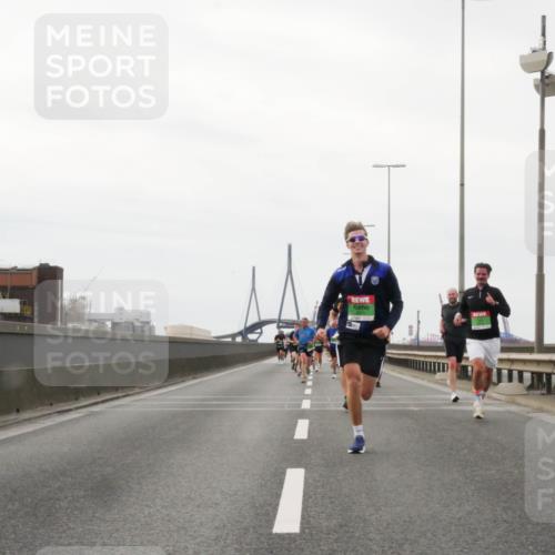 03.10.2025 - Köhlbrandbrückenlauf Matties Gatica Varas http://msf.ph/oto/9185918 03.10.2025 15:44:11 Position 3  meine-sportfotos.de