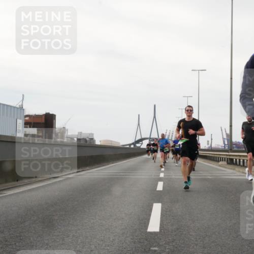 03.10.2025 - Köhlbrandbrückenlauf Matties Gatica Varas http://msf.ph/oto/9185926 03.10.2025 15:44:12 Position 3 8916 meine-sportfotos.de