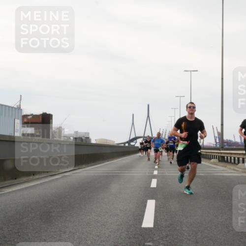 03.10.2025 - Köhlbrandbrückenlauf Matties Gatica Varas http://msf.ph/oto/9185927 03.10.2025 15:44:13 Position 3  meine-sportfotos.de