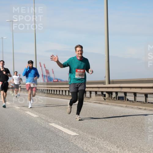 03.10.2025 - Köhlbrandbrückenlauf Yannick Fuchs http://msf.ph/oto/9185934 03.10.2025 11:43:56 Position 3 6714 meine-sportfotos.de