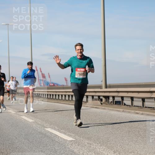 03.10.2025 - Köhlbrandbrückenlauf Yannick Fuchs http://msf.ph/oto/9185938 03.10.2025 11:43:56 Position 3 6714 meine-sportfotos.de