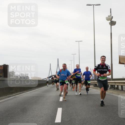 03.10.2025 - Köhlbrandbrückenlauf Matties Gatica Varas http://msf.ph/oto/9185940 03.10.2025 15:44:16 Position 3  meine-sportfotos.de