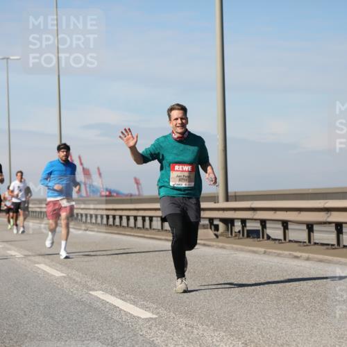 03.10.2025 - Köhlbrandbrückenlauf Yannick Fuchs http://msf.ph/oto/9185941 03.10.2025 11:43:56 Position 3 6714 meine-sportfotos.de