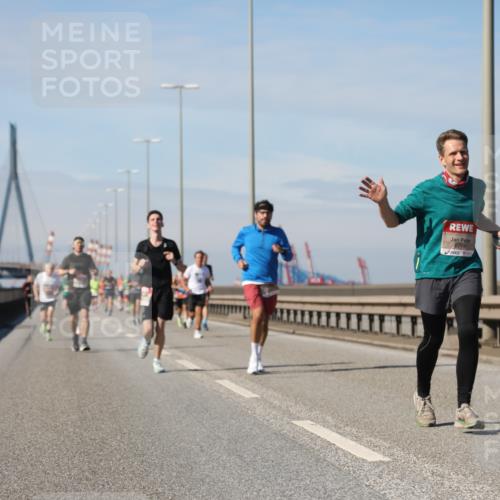 03.10.2025 - Köhlbrandbrückenlauf Yannick Fuchs http://msf.ph/oto/9185944 03.10.2025 11:43:56 Position 3 6714 meine-sportfotos.de
