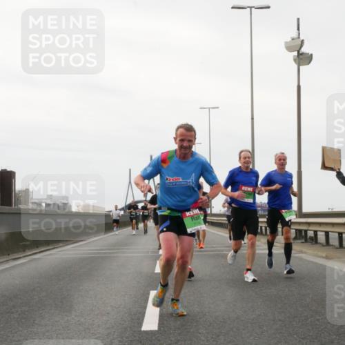 03.10.2025 - Köhlbrandbrückenlauf Matties Gatica Varas http://msf.ph/oto/9185946 03.10.2025 15:44:18 Position 3 7176 meine-sportfotos.de