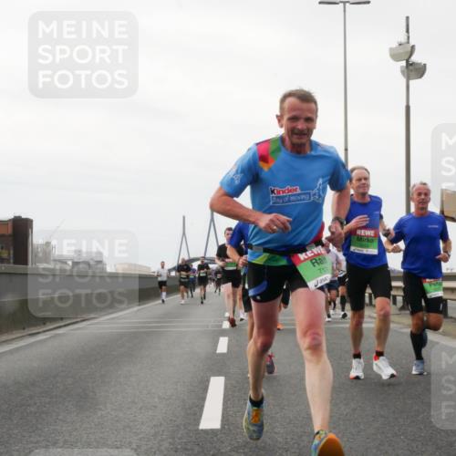 03.10.2025 - Köhlbrandbrückenlauf Matties Gatica Varas http://msf.ph/oto/9185949 03.10.2025 15:44:18 Position 3 7178 meine-sportfotos.de