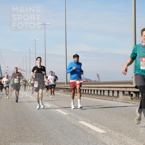 03.10.2025 - Köhlbrandbrückenlauf Yannick Fuchs http://msf.ph/oto/9185950 03.10.2025 11:43:57 Position 3 6714 meine-sportfotos.de
