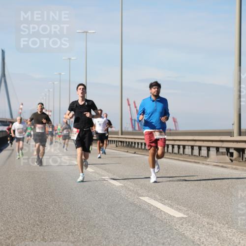 03.10.2025 - Köhlbrandbrückenlauf Yannick Fuchs http://msf.ph/oto/9185957 03.10.2025 11:43:57 Position 3  meine-sportfotos.de