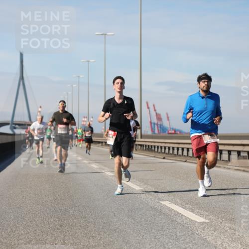 03.10.2025 - Köhlbrandbrückenlauf Yannick Fuchs http://msf.ph/oto/9185969 03.10.2025 11:43:58 Position 3  meine-sportfotos.de