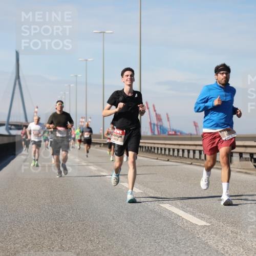 03.10.2025 - Köhlbrandbrückenlauf Yannick Fuchs http://msf.ph/oto/9185972 03.10.2025 11:43:58 Position 3 4475 meine-sportfotos.de