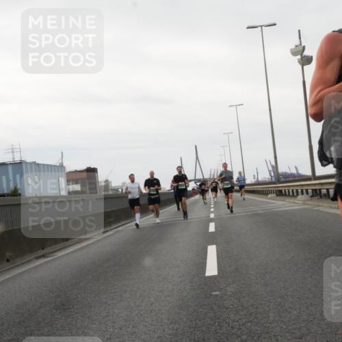 03.10.2025 - Köhlbrandbrückenlauf Matties Gatica Varas http://msf.ph/oto/9185974 03.10.2025 15:44:24 Position 3 91 meine-sportfotos.de