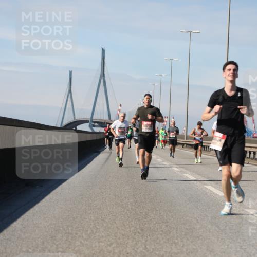 03.10.2025 - Köhlbrandbrückenlauf Yannick Fuchs http://msf.ph/oto/9185975 03.10.2025 11:43:59 Position 3  meine-sportfotos.de