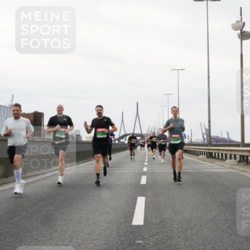 03.10.2025 - Köhlbrandbrückenlauf Matties Gatica Varas http://msf.ph/oto/9185985 03.10.2025 15:44:26 Position 3  meine-sportfotos.de
