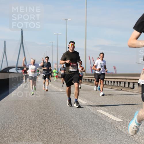 03.10.2025 - Köhlbrandbrückenlauf Yannick Fuchs http://msf.ph/oto/9185994 03.10.2025 11:44:01 Position 3 4475 meine-sportfotos.de