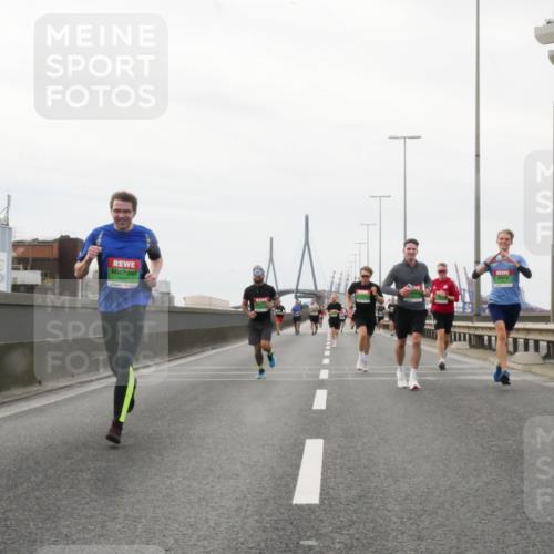 03.10.2025 - Köhlbrandbrückenlauf Matties Gatica Varas http://msf.ph/oto/9185997 03.10.2025 15:44:29 Position 3  meine-sportfotos.de