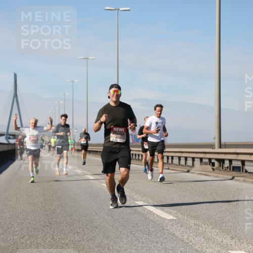 03.10.2025 - Köhlbrandbrückenlauf Yannick Fuchs http://msf.ph/oto/9186005 03.10.2025 11:44:01 Position 3 4108 meine-sportfotos.de
