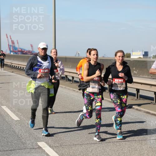 03.10.2025 - Köhlbrandbrückenlauf Yannick Fuchs http://msf.ph/oto/9186012 03.10.2025 12:05:13 Position 3 4714, 4615, 4455, 5655 meine-sportfotos.de