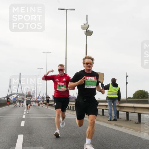 03.10.2025 - Köhlbrandbrückenlauf Matties Gatica Varas http://msf.ph/oto/9186013 03.10.2025 15:44:32 Position 3 7577 meine-sportfotos.de