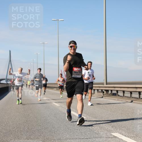 03.10.2025 - Köhlbrandbrückenlauf Yannick Fuchs http://msf.ph/oto/9186014 03.10.2025 11:44:02 Position 3 4108 meine-sportfotos.de