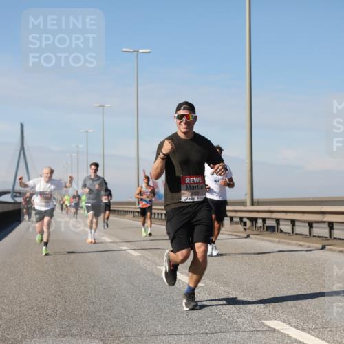 03.10.2025 - Köhlbrandbrückenlauf Yannick Fuchs http://msf.ph/oto/9186018 03.10.2025 11:44:02 Position 3 4108 meine-sportfotos.de