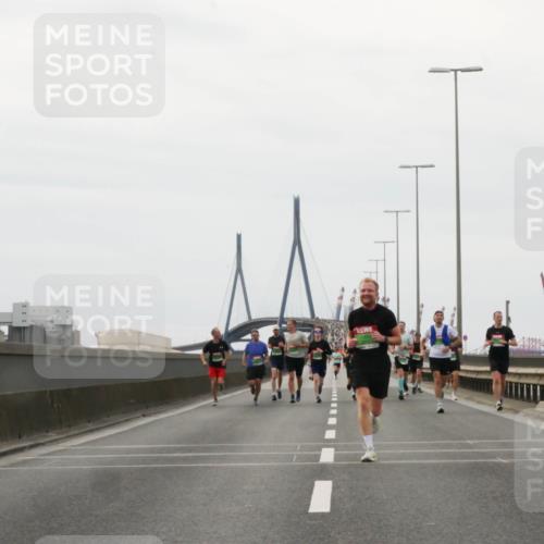 03.10.2025 - Köhlbrandbrückenlauf Matties Gatica Varas http://msf.ph/oto/9186022 03.10.2025 15:44:34 Position 3  meine-sportfotos.de