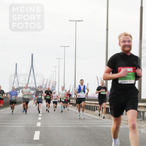 03.10.2025 - Köhlbrandbrückenlauf Matties Gatica Varas http://msf.ph/oto/9186035 03.10.2025 15:44:37 Position 3 9715 meine-sportfotos.de