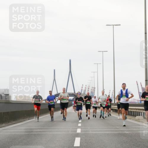 03.10.2025 - Köhlbrandbrückenlauf Matties Gatica Varas http://msf.ph/oto/9186036 03.10.2025 15:44:38 Position 3  meine-sportfotos.de