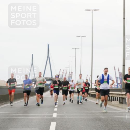 03.10.2025 - Köhlbrandbrückenlauf Matties Gatica Varas http://msf.ph/oto/9186039 03.10.2025 15:44:38 Position 3  meine-sportfotos.de