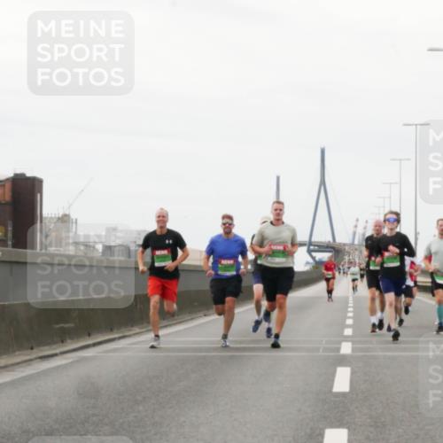 03.10.2025 - Köhlbrandbrückenlauf Matties Gatica Varas http://msf.ph/oto/9186051 03.10.2025 15:44:41 Position 3  meine-sportfotos.de
