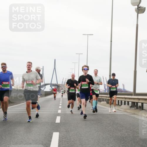 03.10.2025 - Köhlbrandbrückenlauf Matties Gatica Varas http://msf.ph/oto/9186061 03.10.2025 15:44:43 Position 3  meine-sportfotos.de