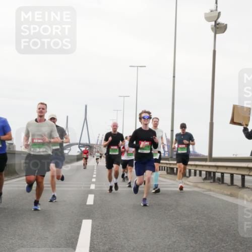 03.10.2025 - Köhlbrandbrückenlauf Matties Gatica Varas http://msf.ph/oto/9186062 03.10.2025 15:44:43 Position 3  meine-sportfotos.de