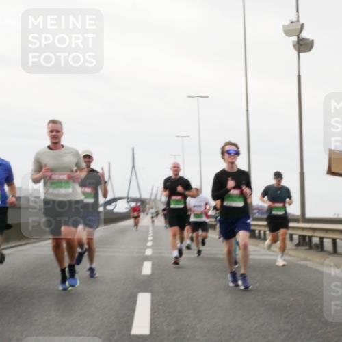03.10.2025 - Köhlbrandbrückenlauf Matties Gatica Varas http://msf.ph/oto/9186063 03.10.2025 15:44:44 Position 3  meine-sportfotos.de