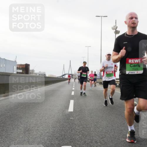 03.10.2025 - Köhlbrandbrückenlauf Matties Gatica Varas http://msf.ph/oto/9186071 03.10.2025 15:44:47 Position 3 7025 meine-sportfotos.de