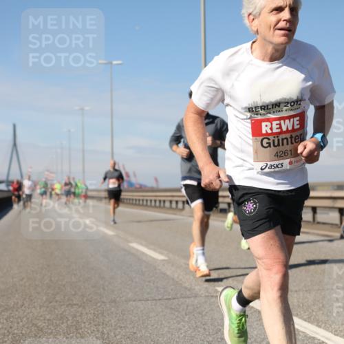 03.10.2025 - Köhlbrandbrückenlauf Yannick Fuchs http://msf.ph/oto/9186077 03.10.2025 11:44:06 Position 3 2012, 4261 meine-sportfotos.de