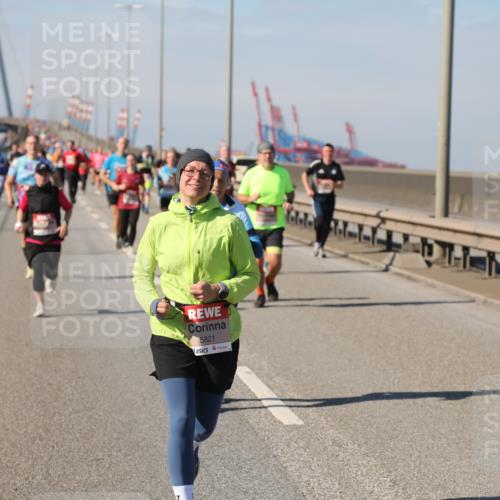 03.10.2025 - Köhlbrandbrückenlauf Yannick Fuchs http://msf.ph/oto/9186083 03.10.2025 12:05:18 Position 3 5821 meine-sportfotos.de