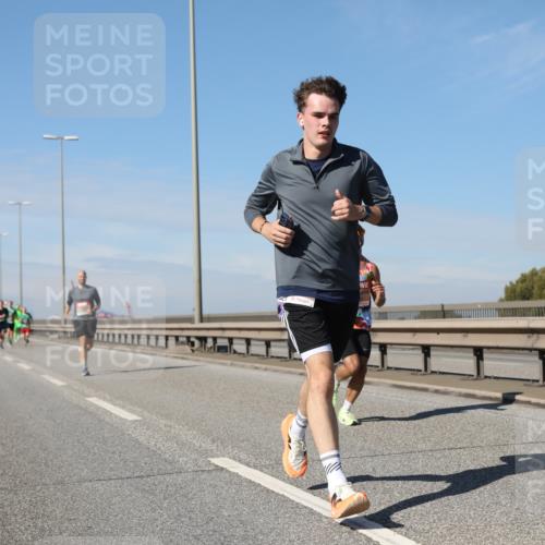 03.10.2025 - Köhlbrandbrückenlauf Yannick Fuchs http://msf.ph/oto/9186084 03.10.2025 11:44:07 Position 3  meine-sportfotos.de