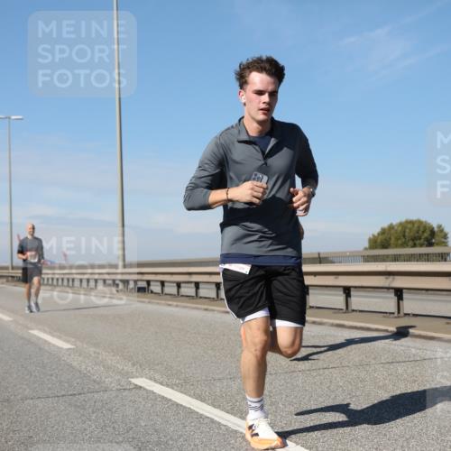 03.10.2025 - Köhlbrandbrückenlauf Yannick Fuchs http://msf.ph/oto/9186087 03.10.2025 11:44:07 Position 3  meine-sportfotos.de