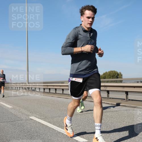 03.10.2025 - Köhlbrandbrückenlauf Yannick Fuchs http://msf.ph/oto/9186091 03.10.2025 11:44:07 Position 3  meine-sportfotos.de