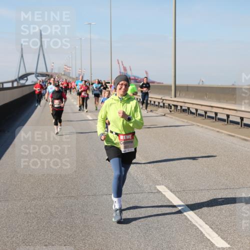03.10.2025 - Köhlbrandbrückenlauf Yannick Fuchs http://msf.ph/oto/9186092 03.10.2025 12:05:18 Position 3 5821 meine-sportfotos.de