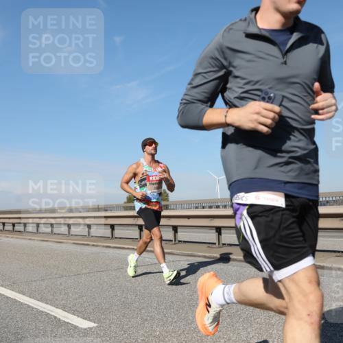 03.10.2025 - Köhlbrandbrückenlauf Yannick Fuchs http://msf.ph/oto/9186093 03.10.2025 11:44:07 Position 3 1972 meine-sportfotos.de