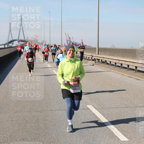 03.10.2025 - Köhlbrandbrückenlauf Yannick Fuchs http://msf.ph/oto/9186095 03.10.2025 12:05:18 Position 3 5821 meine-sportfotos.de