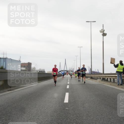 03.10.2025 - Köhlbrandbrückenlauf Matties Gatica Varas http://msf.ph/oto/9186098 03.10.2025 15:44:53 Position 3  meine-sportfotos.de