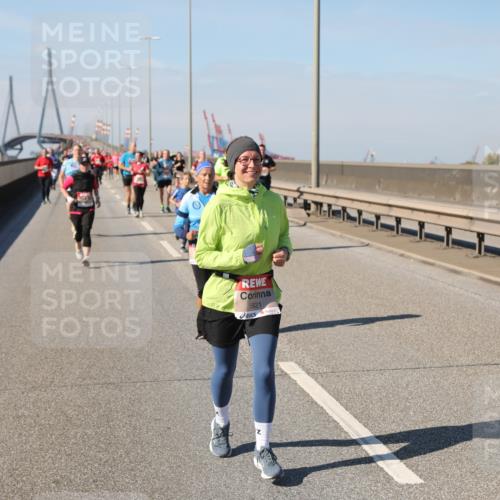 03.10.2025 - Köhlbrandbrückenlauf Yannick Fuchs http://msf.ph/oto/9186099 03.10.2025 12:05:18 Position 3 5821 meine-sportfotos.de