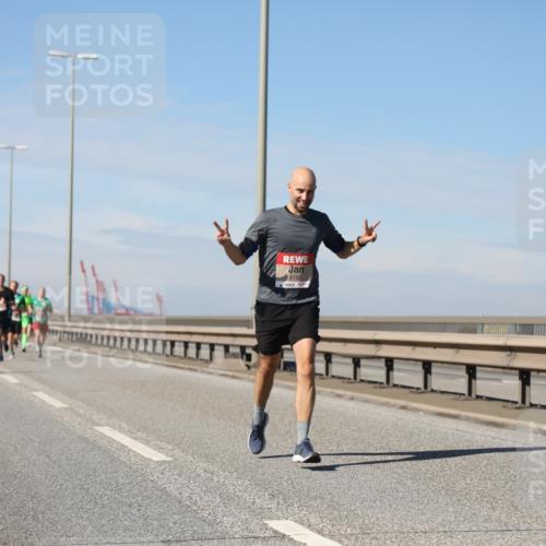 03.10.2025 - Köhlbrandbrückenlauf Yannick Fuchs http://msf.ph/oto/9186111 03.10.2025 11:44:09 Position 3 4192 meine-sportfotos.de