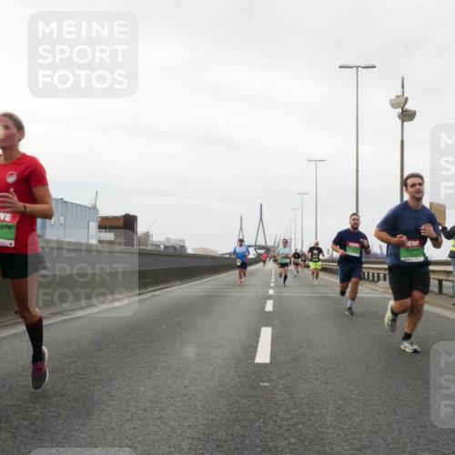 03.10.2025 - Köhlbrandbrückenlauf Matties Gatica Varas http://msf.ph/oto/9186113 03.10.2025 15:44:56 Position 3  meine-sportfotos.de