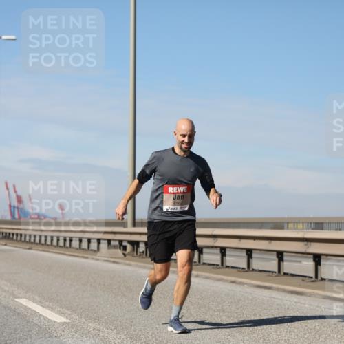 03.10.2025 - Köhlbrandbrückenlauf Yannick Fuchs http://msf.ph/oto/9186114 03.10.2025 11:44:09 Position 3 4192 meine-sportfotos.de