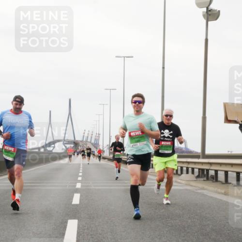03.10.2025 - Köhlbrandbrückenlauf Matties Gatica Varas http://msf.ph/oto/9186121 03.10.2025 15:45:00 Position 3 7083 meine-sportfotos.de
