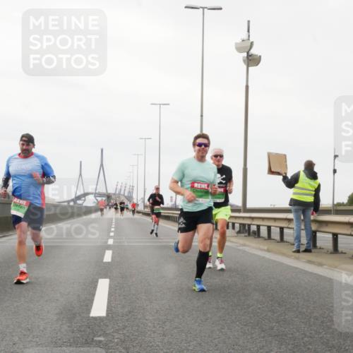 03.10.2025 - Köhlbrandbrückenlauf Matties Gatica Varas http://msf.ph/oto/9186123 03.10.2025 15:45:00 Position 3  meine-sportfotos.de