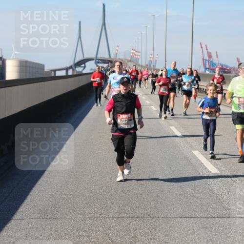 03.10.2025 - Köhlbrandbrückenlauf Yannick Fuchs http://msf.ph/oto/9186125 03.10.2025 12:05:20 Position 3 4883 meine-sportfotos.de