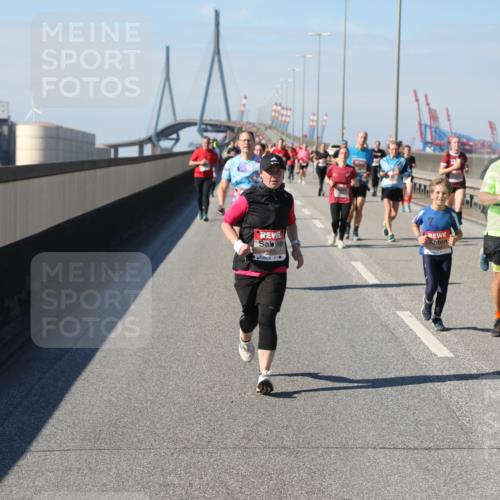 03.10.2025 - Köhlbrandbrückenlauf Yannick Fuchs http://msf.ph/oto/9186129 03.10.2025 12:05:20 Position 3 651, 4883 meine-sportfotos.de